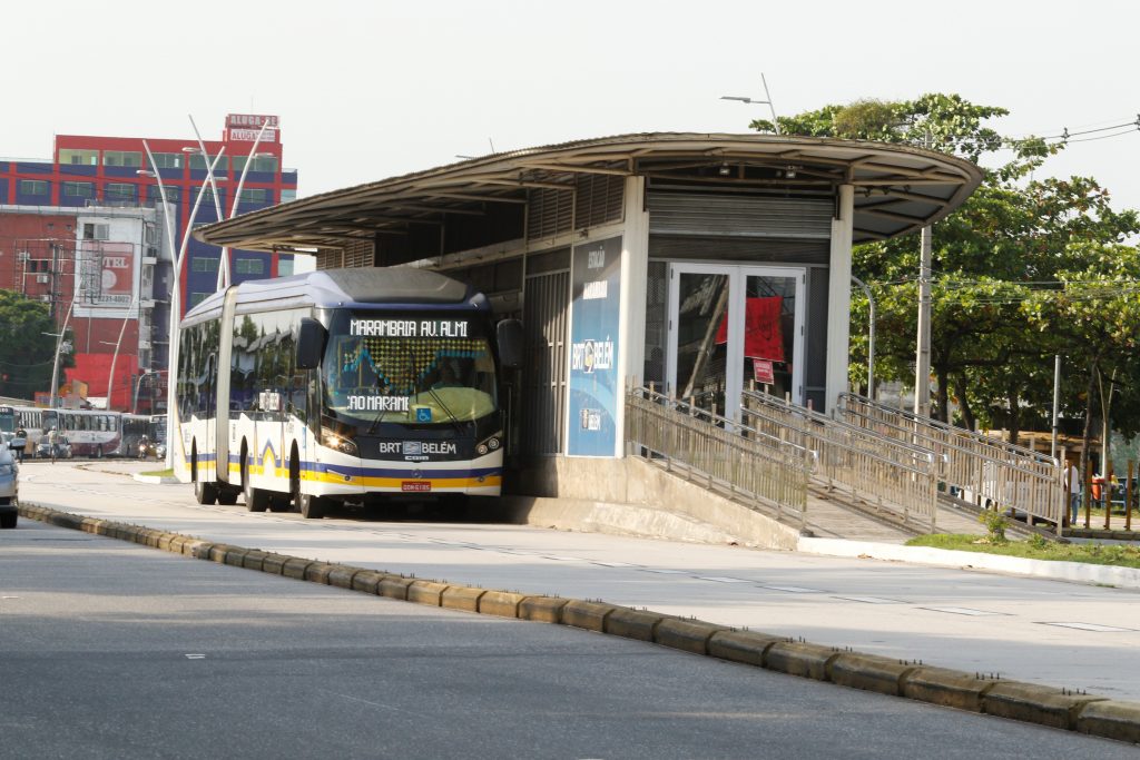 Estações e Terminais do BRT na avenida Augusto Montenegro