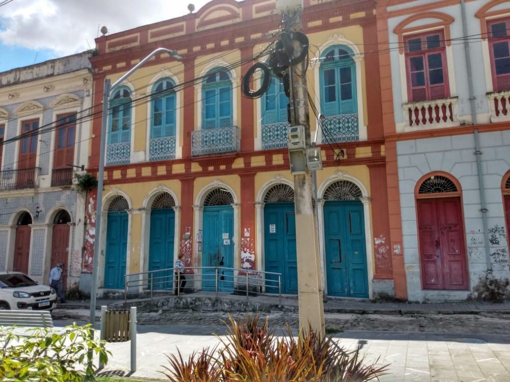 Central Municipal de Licenciamento passou a funcionar em novo endereço na Praça das Mercês.