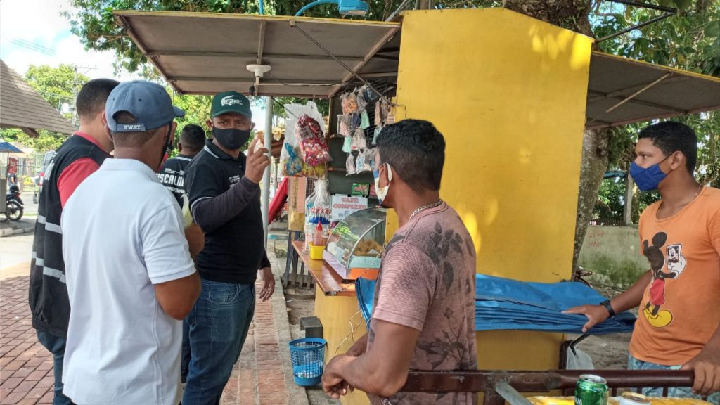 Ambulantes também foram orientados sobre o cumprimento do decreto de combate à Covid-19