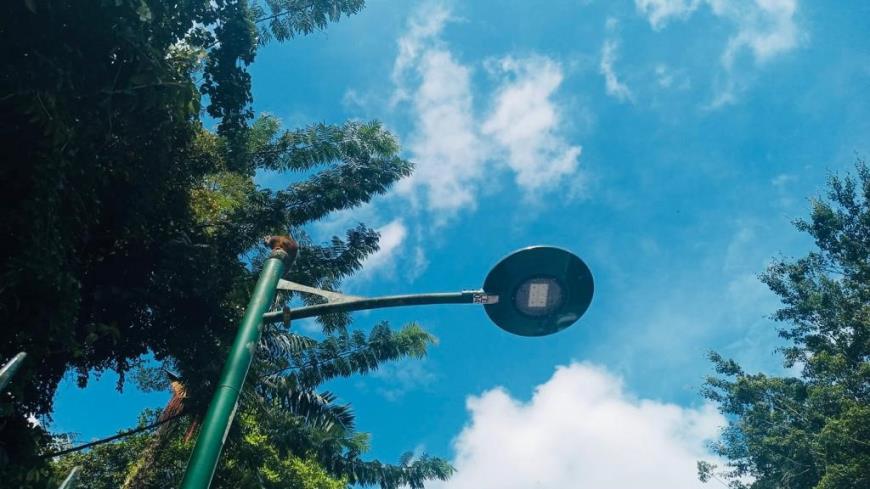 Toda a iluminação está sendo modernizada no entorno do Bosque para garantir segurança e acessibilidade para quem anda ou pratica atividades físicas no local.