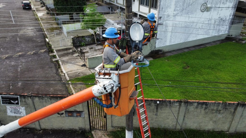 De acordo com o secretário municipal de Urbanismo, Deivison Alves, todos os bairros e distritos serão contemplados com o serviço de LED.