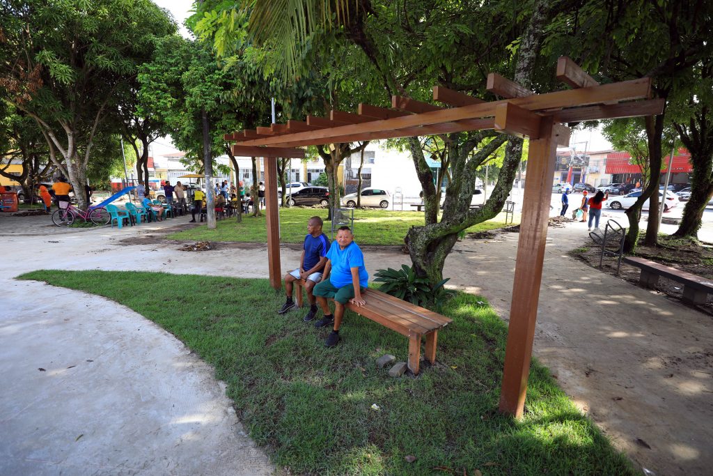 Após a reforma feita pela Prefeitura de Belém, a Praça do Jaú volta a ser espaço de lazer e de exercícios físicos para moradores da Sacramenta, Barreiro e Telégrafo.